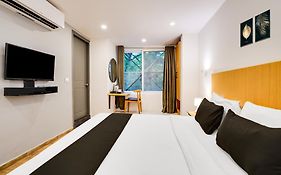 Super Townhouse Oak Indiranagar